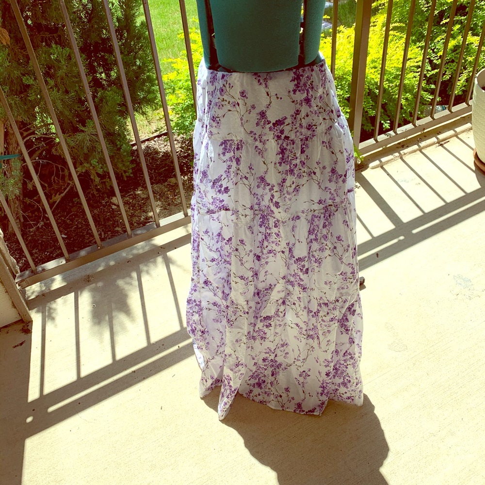 Ralph Lauren size 8 maxi skirt light and airy.